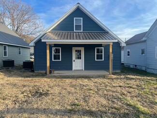 213 E Walnut St, Covington, VA 24426