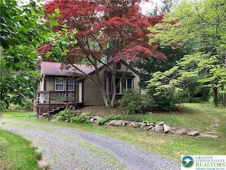7450 Saint Peters Rd, MacUngie, PA 18062