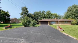 12151 Madonna Dr, Lansing, MI 48917