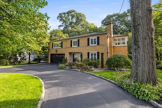 22 Oak Ridge Rd, Reading, MA 01867