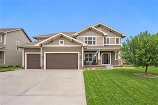 4213 SW Stoney Brook Dr, Lee's Summit, MO 64082
