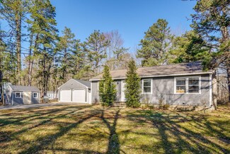 33 Sedgewood Dr, Kennebunk, ME 04043