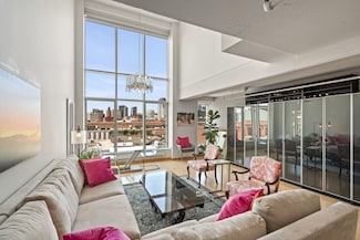 25 Channel Center St Unit 807, Boston, MA 02210