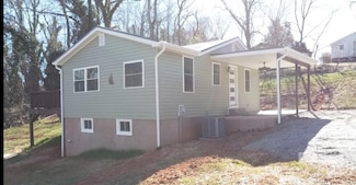 122 Lane St, Morganton, NC 28655