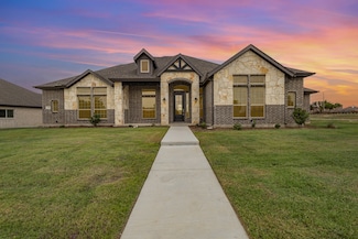 1908 Comanche Dr, Desoto, TX 75115