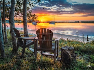 81 Sylvia Ln, Westport, MA 02790