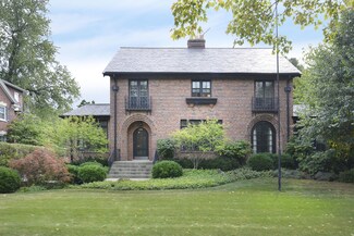 236 Oxford Rd, Kenilworth, IL 60043