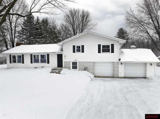 24 Capri Dr, Mankato, MN 56001