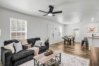 308 S 3rd St, Bonham, TX 75418