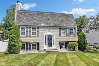 28 Brinton Dr, Nashua, NH 03064