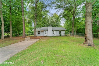 207 Autumn Cir, Jacksonville, NC 28540