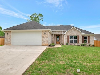 105 Timber Creek Dr, Lufkin, TX 75901