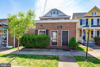 1004 Prince Edward St, Fredericksburg, VA 22401
