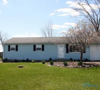 10917 Nelson Rd, Bowling Green, OH 43402