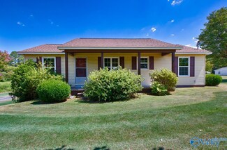 16516 Hampton Ln, Athens, AL 35611