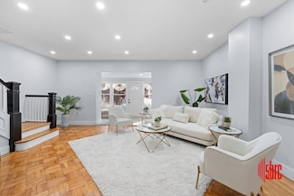 8563 98th St, Woodhaven, NY 11421