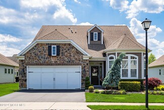 6 E Dartford Dr, Farmingdale, NJ 07727