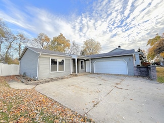 196 Green Ct Unit 1, Streamwood, IL 60107