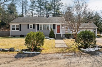 11 Primrose Ln, North Smithfield, RI 02896