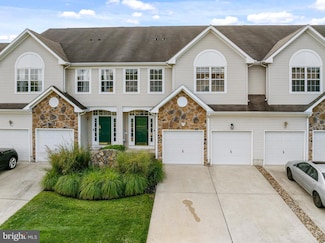 156 E Country Club Dr, Mount Holly, NJ 08060