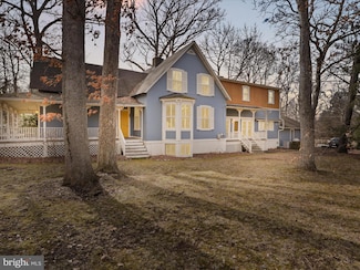 206 Grove Ave, Washington Grove, MD 20880