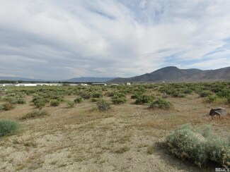 23 Shelter Hills Dr, Yerington, NV 89447