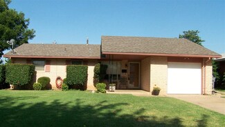 424 NW 71st St, Lawton, OK 73505