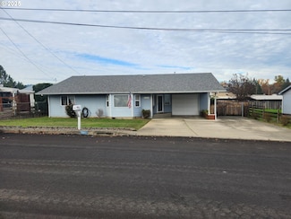 1880 Linnell Ave, Roseburg, OR 97471