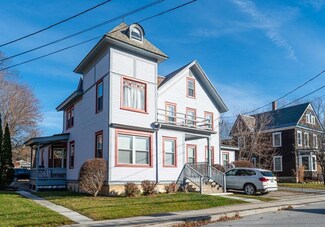 53 Elm St, Manchester Center, VT 05255