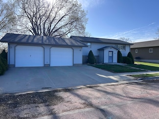 1008 Henderson St, Armour, SD 57313