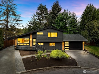 13652 99th Ave NE, Kirkland, WA 98034