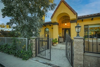 9336 Wayside Dr, Sunland, CA 91040