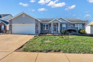 2421 Castle Pines Dr, Imperial, MO 63052