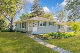 200 S Roselle Rd, Roselle, IL 60172