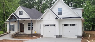 511 Woods Lake Rd, Decherd, TN 37324