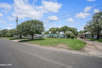219 Woodlawn Dr, Panama City Beach, FL 32407