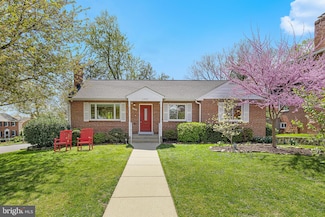 6492 Little Falls Rd, Arlington, VA 22213