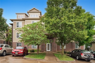 1848 W Benton St, Iowa City, IA 52246