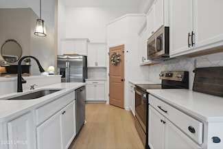 158 Thistle Ln, Lady's Island, SC 29907