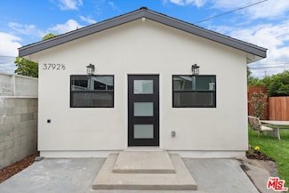 3792 1/2 S Van Ness Ave, Los Angeles, CA 90018