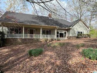 111 Red Bud Ln, Columbiana, AL 35051