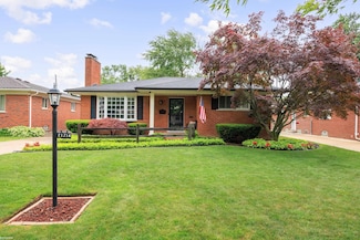 21714 Lakeland St, Saint Clair Shores, MI 48081