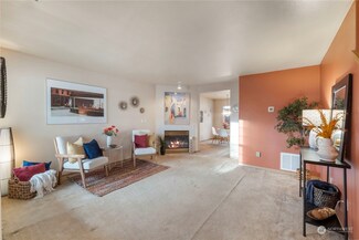 11109 63rd St E Unit J11109, Puyallup, WA 98372