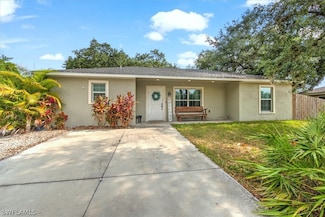 1167 Greenwood Ave, Labelle, FL 33935