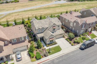 960 Los Arboles Ln, Gilroy, CA 95020