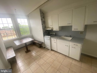 43 Pierce St Unit 3, Kingston, PA 18704