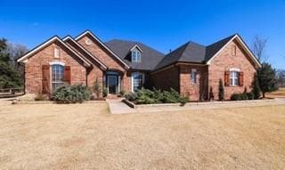 1230 S Southersby Dr, Mustang, OK 73064