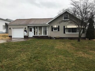 2045 Oak Dr, Ford City, PA 16226