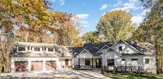 6632 Silver Fox Rd, Charlotte, NC 28270