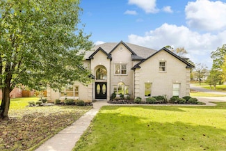 101 Noyant Dr, Little Rock, AR 72223